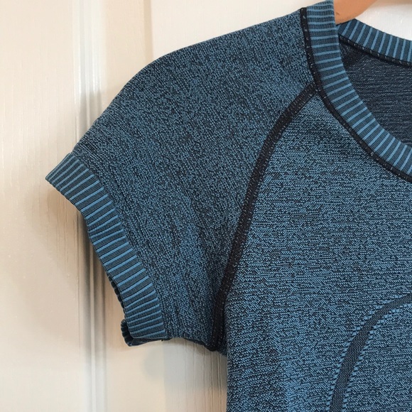 Lululemon tee - Picture 3 of 6